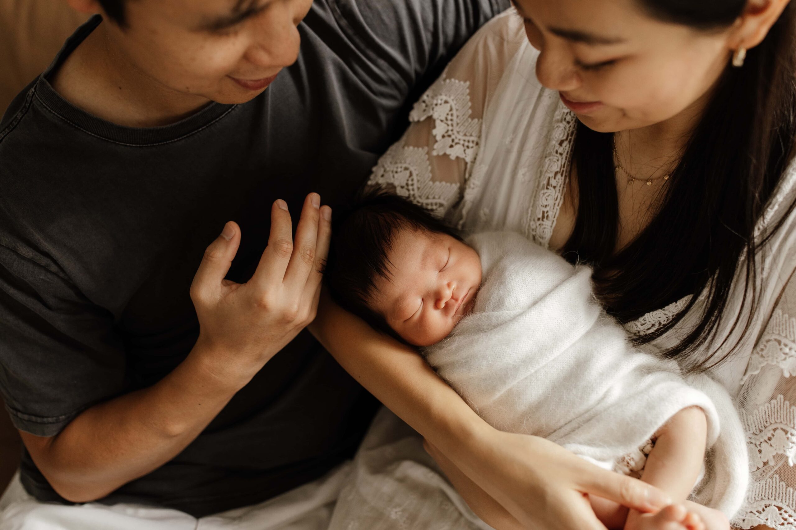 family photo with newborn ideas